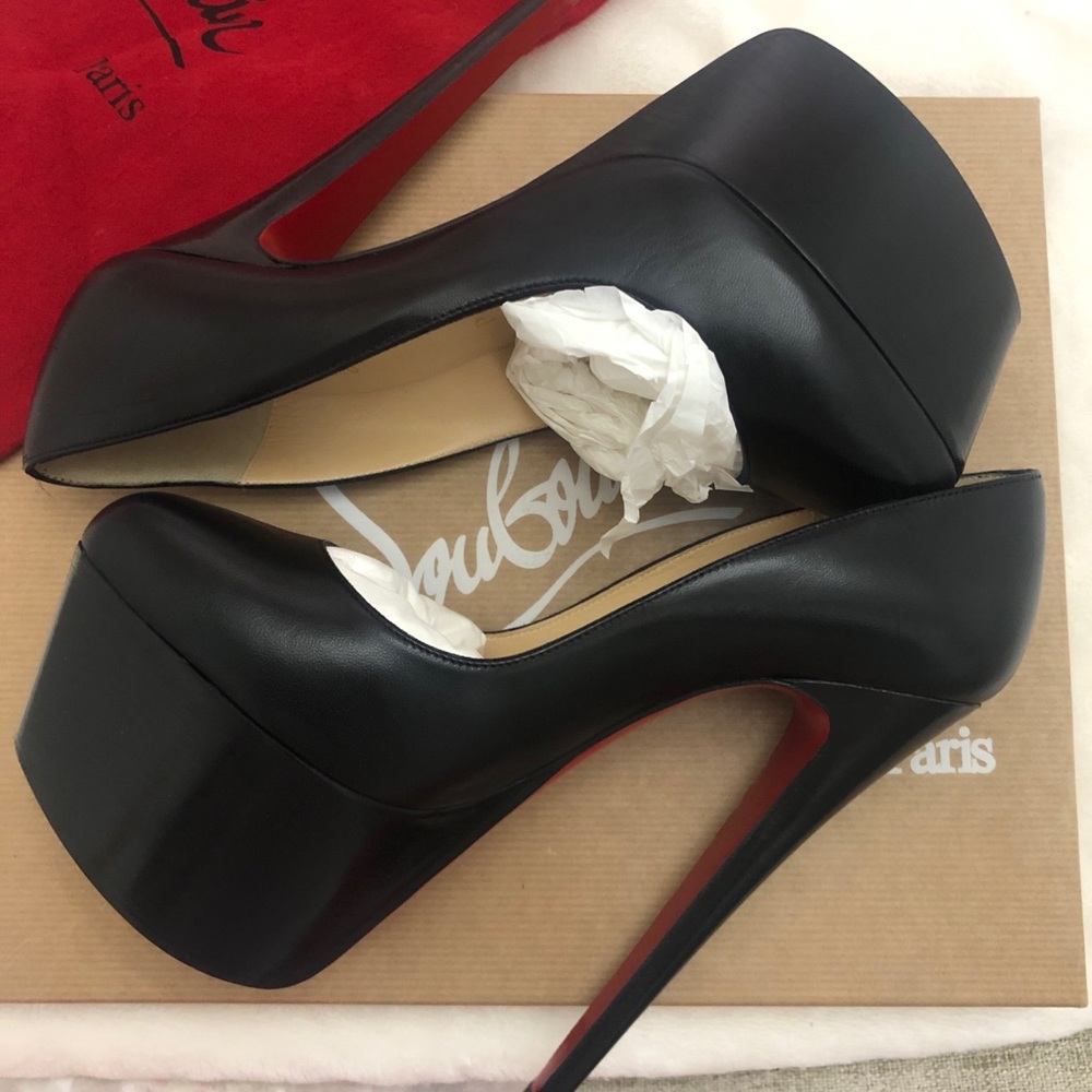 New Christian Louboutin Victoria Leather Platform